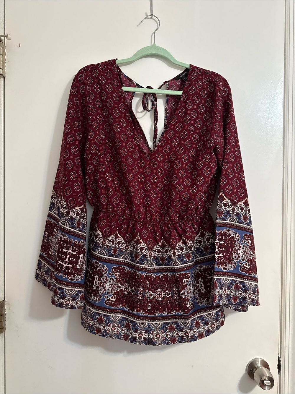 BUNDLE of 9 medium clothing items